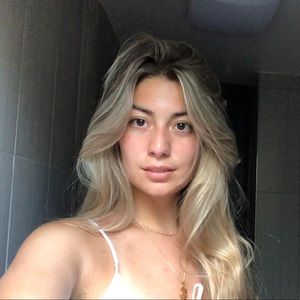 Meet your Posher, Elizabeth